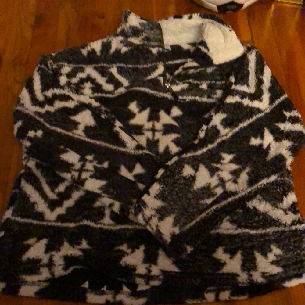 Sherpa grey and white sweatshirt